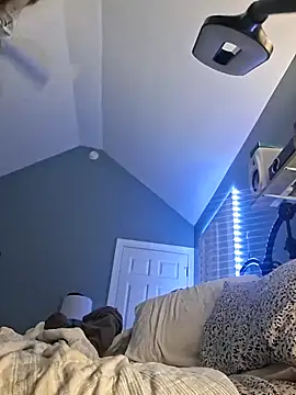 Snapshot of TrndSettr chatting on February 16, 2026, 6:42 am TrndSettr online show from February 16, 2026, 6:42 am