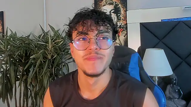 Snapshot of kai_storn chatting on March 4, 2026, 11:16 am kai storn online show from March 4, 2026, 11:16 am