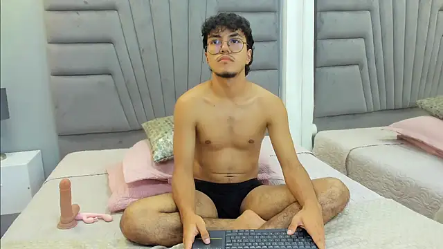 Snapshot of kai_storn chatting on March 18, 2026, 8:56 pm kai storn online show from March 18, 2026, 8:56 pm