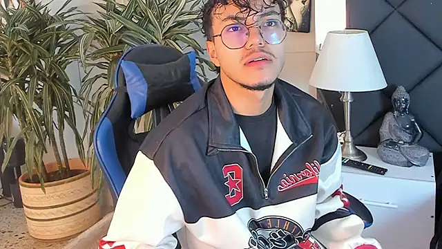 Snapshot of kai_storn chatting on April 11, 2026, 11:14 am kai storn online show from April 11, 2026, 11:14 am