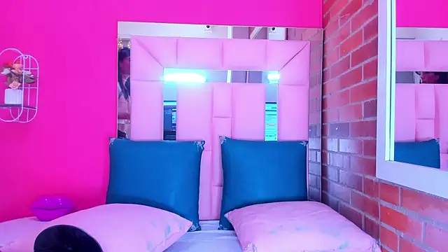 Baby doll XOXO online show from February 15, 2026, 2:36 pm