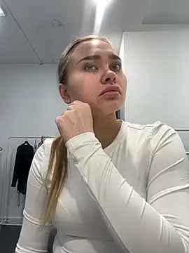 MonicaWestt online show from March 22, 2026, 6:06 am