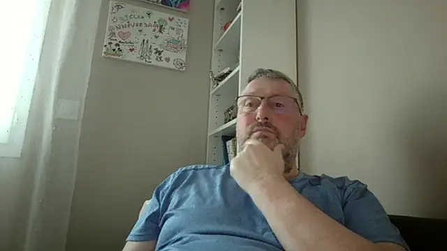 Snapshot of doudou310 chatting on March 4, 2026, 5:08 pm doudou310 online show from March 4, 2026, 5:08 pm