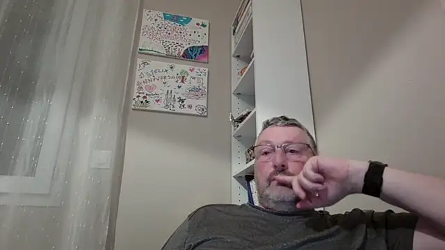 Snapshot of doudou310 chatting on March 8, 2026, 2:48 am doudou310 online show from March 8, 2026, 2:48 am