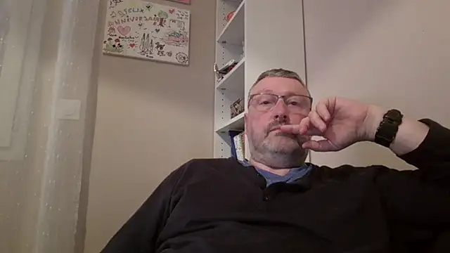 Snapshot of doudou310 chatting on March 10, 2026, 5:12 am doudou310 online show from March 10, 2026, 5:12 am