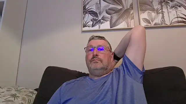 Snapshot of doudou310 chatting on March 17, 2026, 5:55 am doudou310 online show from March 17, 2026, 5:55 am