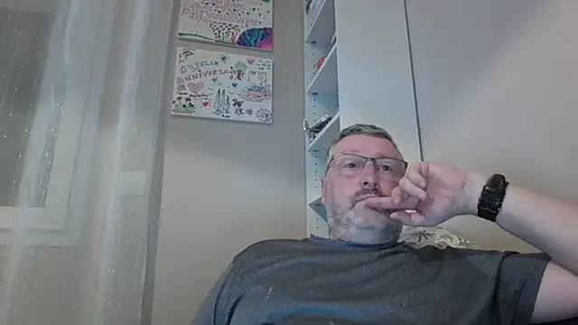 Snapshot of doudou310 chatting on March 18, 2026, 4:37 am doudou310 online show from March 18, 2026, 4:37 am