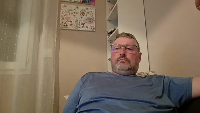 Snapshot of doudou310 chatting on March 24, 2026, 4:17 am doudou310 online show from March 24, 2026, 4:17 am