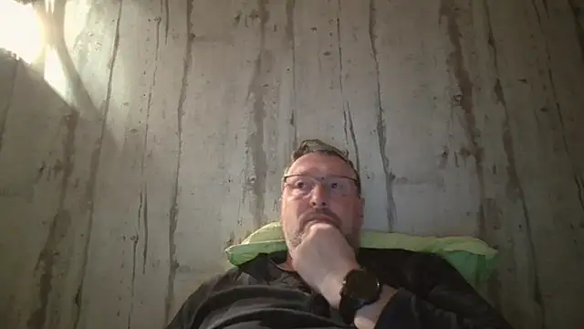 Snapshot of doudou310 chatting on April 6, 2026, 5:19 am doudou310 online show from April 6, 2026, 5:19 am