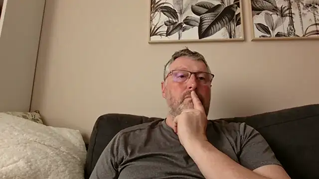 Snapshot of doudou310 chatting on April 11, 2026, 7:45 am doudou310 online show from April 11, 2026, 7:45 am