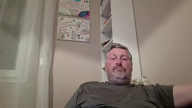 Snapshot of doudou310 chatting on April 12, 2026, 2:27 am doudou310 online show from April 12, 2026, 2:27 am