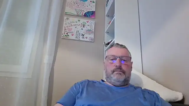 Snapshot of doudou310 chatting on April 16, 2026, 3:29 am doudou310 online show from April 16, 2026, 3:29 am