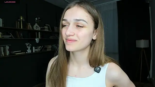 JuliannaLeiding online show from April 3, 2026, 7:12 pm