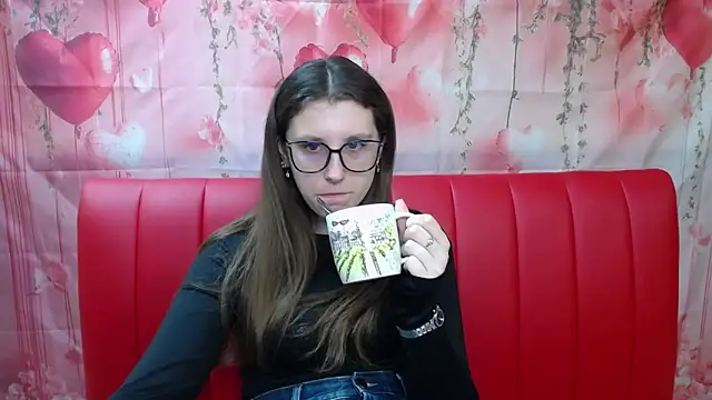 LilianaShine online show from March 19, 2026, 6:06 am