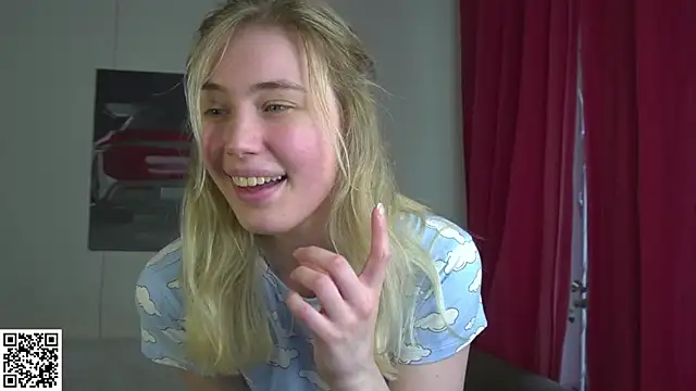 LovelyMiu online show from April 16, 2026, 2:07 pm