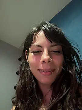 Snapshot of Isalove99 chatting on May 2, 2026, 2:49 am Isalove99 online show from May 2, 2026, 2:49 am