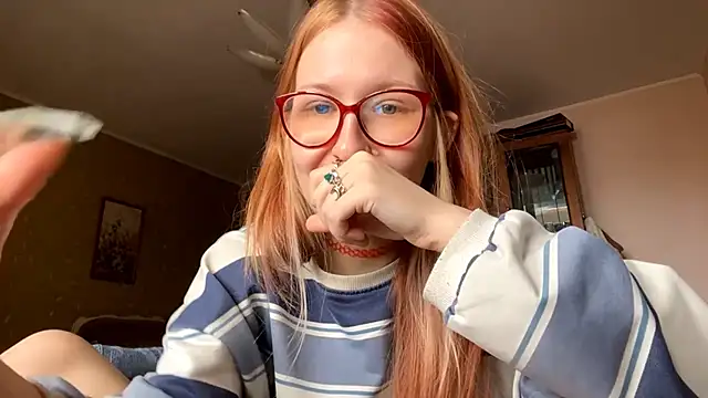 LaureenVielma online show from February 15, 2026, 7:16 am