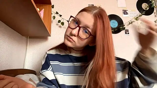 LaureenVielma online show from February 16, 2026, 7:37 am