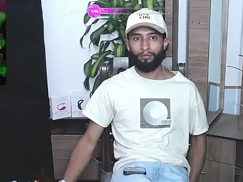 Snapshot of _noahdiaz chatting on February 7, 2026, 10:02 pm noahdiaz online show from February 7, 2026, 10:02 pm