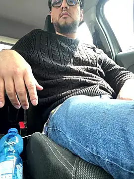 latinocalientehot online show from April 20, 2026, 11:24 am