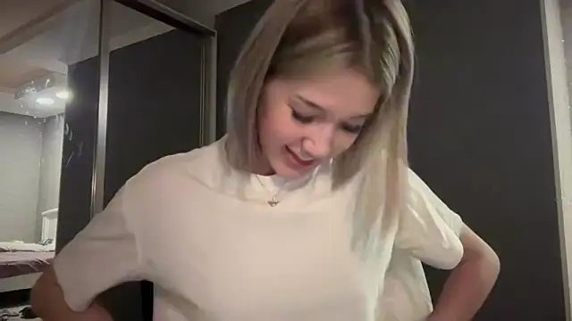 lilXdomiii online show from February 15, 2026, 8:49 pm