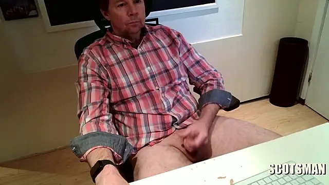 Snapshot of Scotsmanx chatting on May 13, 2026, 4:15 pm Scotsmanx online show from May 13, 2026, 4:15 pm