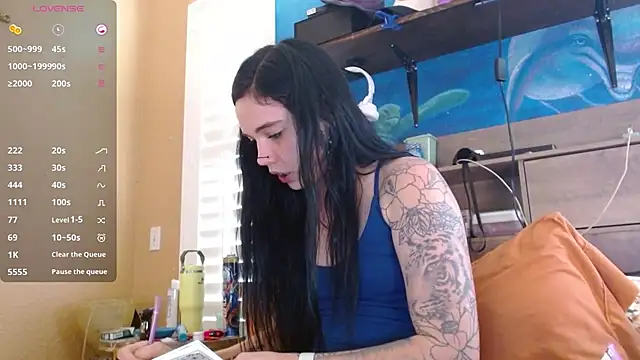 ahungkittykat online show from April 21, 2026, 9:50 pm