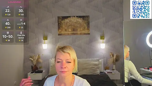 Snapshot of Ann_Annise chatting on June 3, 2026, 1:19 am Ann Annise online show from June 3, 2026, 1:19 am