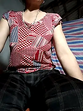 Snapshot of Ami-su chatting on May 6, 2026, 12:08 am Ami-su online show from May 6, 2026, 12:08 am