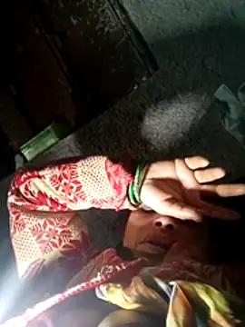 Snapshot of Lucky_couple-1 chatting on February 18, 2026, 5:31 pm Lucky couple-1 online show from February 18, 2026, 5:31 pm