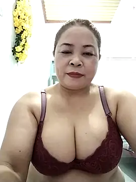 Snapshot of Baby-bigtits2026 chatting on April 14, 2026, 2:01 pm Baby-bigtits2026 online show from April 14, 2026, 2:01 pm