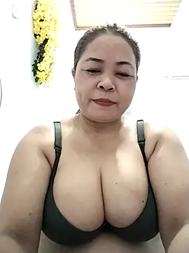 Snapshot of Baby-bigtits2026 chatting on May 4, 2026, 10:33 am Baby-bigtits2026 online show from May 4, 2026, 10:33 am