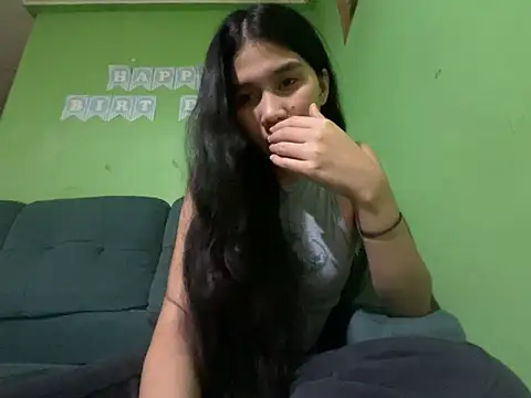 Sweetiebabe25 online show from February 13, 2026, 4:03 pm