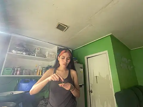 Sweetiebabe25 online show from February 18, 2026, 8:32 am