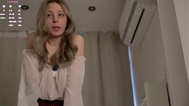 Snapshot of LeeryWonder chatting on February 12, 2026, 1:33 am LeeryWonder online show from February 12, 2026, 1:33 am