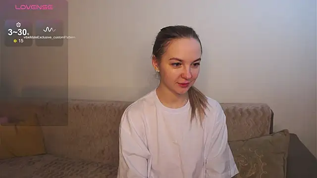 AricaPetties online show from February 16, 2026, 8:05 pm