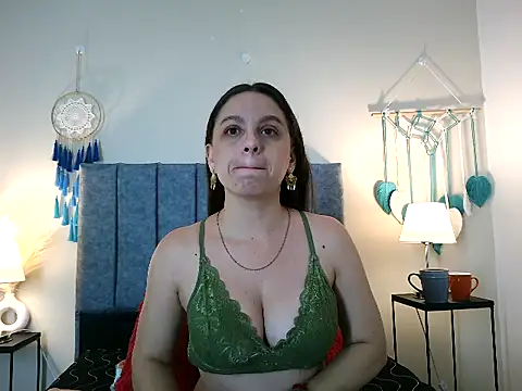 NatalyGuzman26 online show from February 19, 2026, 11:06 am