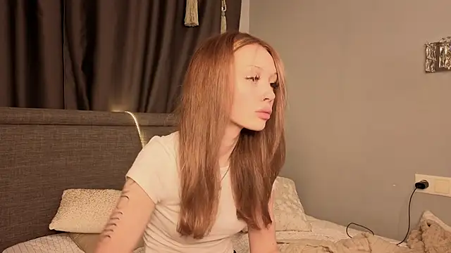 Snapshot of CarmenScott chatting on February 8, 2026, 8:01 pm CarmenScott online show from February 8, 2026, 8:01 pm