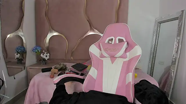 Aisha violeht online show from March 19, 2026, 12:42 pm