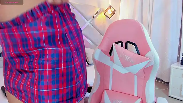 Snapshot of karlaa_megan chatting on February 17, 2026, 9:10 pm karlaa megan online show from February 17, 2026, 9:10 pm