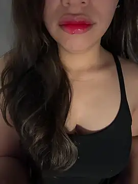 QuynhAnh 2k1 online show from February 18, 2026, 10:06 pm