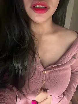 QuynhAnh 2k1 online show from February 21, 2026, 5:47 pm