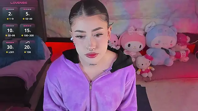 Snapshot of Tamara_uwu chatting on February 15, 2026, 10:06 pm Tamara uwu online show from February 15, 2026, 10:06 pm