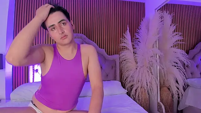 Snapshot of noahWolff_ chatting on February 15, 2026, 4:42 am noahWolff online show from February 15, 2026, 4:42 am