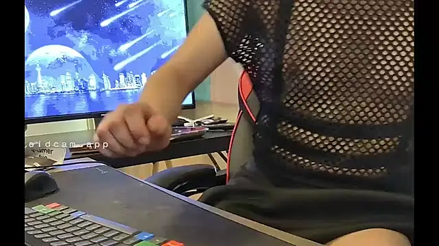 Snapshot of LovelyMeli chatting on February 24, 2026, 2:04 pm LovelyMeli online show from February 24, 2026, 2:04 pm