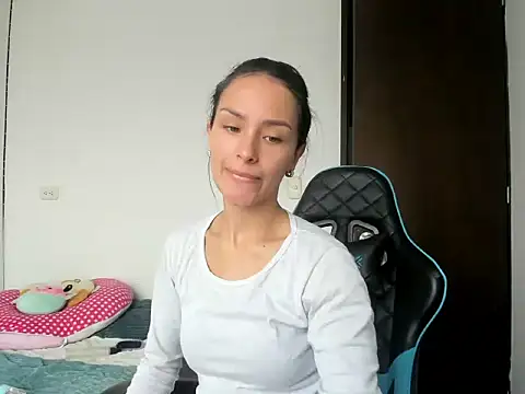 Megan Blue  online show from March 6, 2026, 3:19 pm