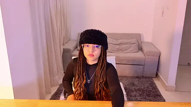 AntonellaBons online show from May 6, 2026, 12:08 am