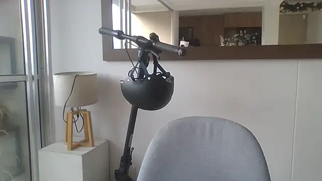 Amanda Rossi online show from April 8, 2026, 10:10 pm