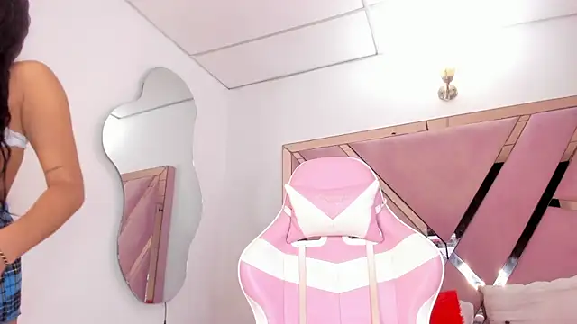 Snapshot of honeyhtx chatting on July 10, 2026, 12:30 pm honeyhtx online show from July 10, 2026, 12:30 pm