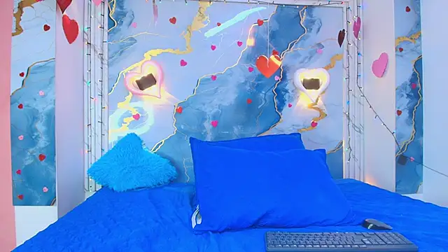 crystal love08 online show from February 27, 2026, 7:25 pm